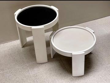 Cassina 780 bijzettafeltjes beschikbaar voor biedingen