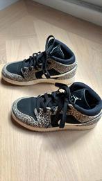 Nike air -37, Kinderen en Baby's, Kinderkleding | Schoenen en Sokken, Gebruikt, Meisje, Sportschoenen, Ophalen of Verzenden