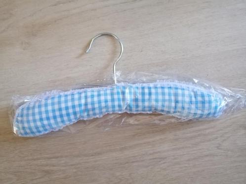 Hanger voor babyjongen, GRATIS, Kleding | Dames, Kledinghangers, Nieuw, Overige materialen, Kinderen, Ophalen of Verzenden