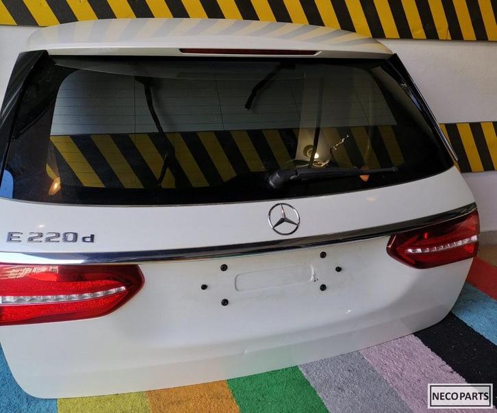 MERCEDES E W213 COMBI ACHTERKOFFERKLEP 799 WITTE PAREL, Auto-onderdelen, Carrosserie en Plaatwerk, Spatbord, Mercedes-Benz, Gebruikt