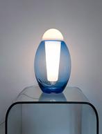 Space Age Design Blauw/Wit Glazen Tafellamp, Huis en Inrichting, Lampen | Tafellampen, Ophalen of Verzenden, Gebruikt, Minder dan 50 cm