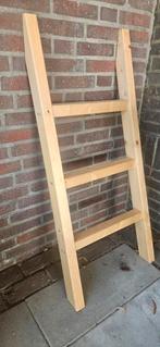 Houten trapje 105 hoog 49 breed, Doe-het-zelf en Verbouw, Ladders en Trappen, Ophalen of Verzenden, Zo goed als nieuw, Minder dan 2 meter