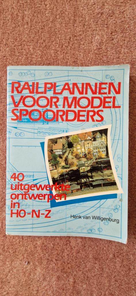 Diverse trein boeken. Fleischmann.  Marklin., Hobby en Vrije tijd, Modeltreinen | H0, Ophalen