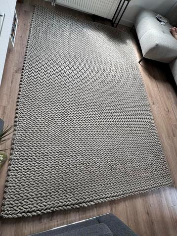 Vloerkleed. Prima staat! 3 x 2 meter (3000 x 2000 mm) beschikbaar voor biedingen