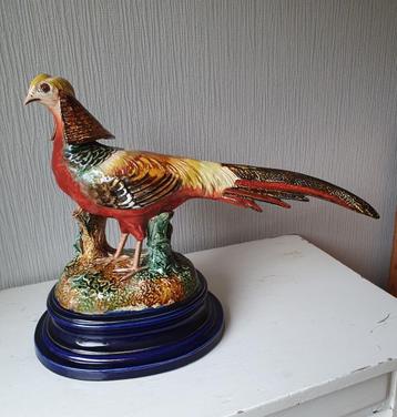 Groot antiek keramiek fazantbeeld op sokkel 1900-1940 beschikbaar voor biedingen
