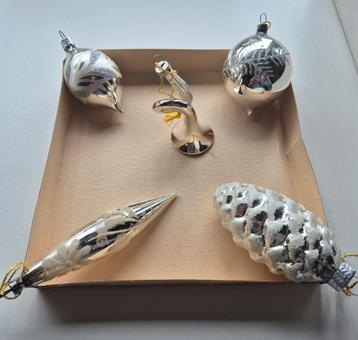 Vintage kerst glazen mondgeblazen ornamenten zilver-wit beschikbaar voor biedingen