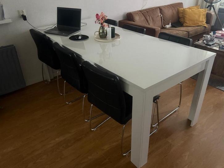 Hoogglans witte eettafel 200x90 cm, Huis en Inrichting, Complete eetkamers, Zo goed als nieuw, 4 tot 6 stoelen, Ophalen