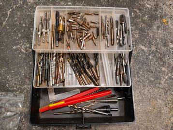 Doos met Boren, Frezen & Bitjes - Dormer, Pferd beschikbaar voor biedingen