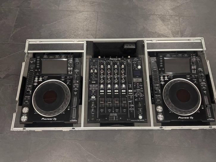 2x Pioneer CDJ 2000 NXS2 & DJM 900 NXS2 in flightcase, Muziek en Instrumenten, Dj-sets en Draaitafels, Gebruikt, Dj-set, Pioneer