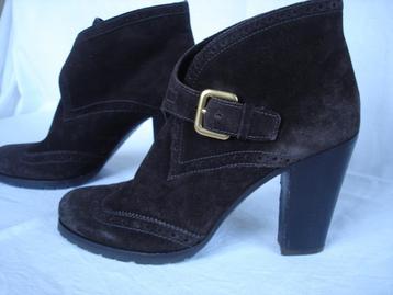 Prada enkel laarzen maat 40 bruin suede hak= 9,5 cm beschikbaar voor biedingen