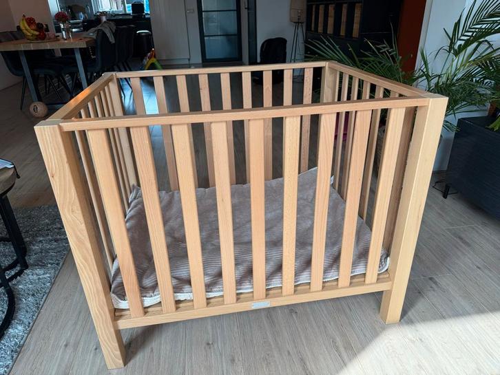 Box met boxkleed, Kinderen en Baby's, Boxen, Zo goed als nieuw, Vierkant, In hoogte verstelbaar, Boxkleed, Ophalen