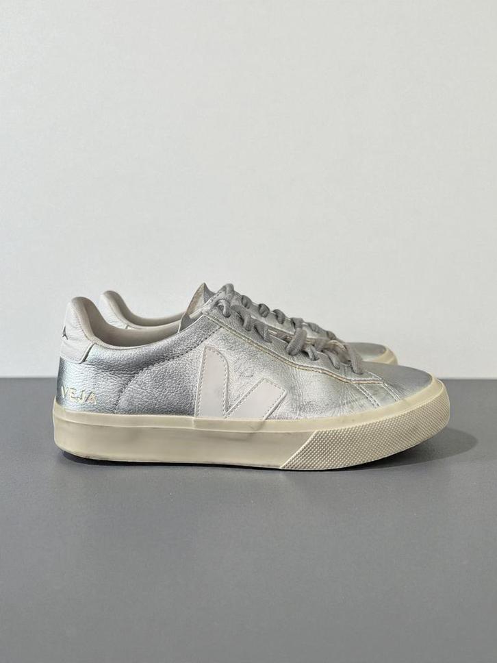 Veja sneakers zilver wit maat 38 campo chromefree leer, Kleding | Dames, Schoenen, Zo goed als nieuw, Sneakers of Gympen, Wit