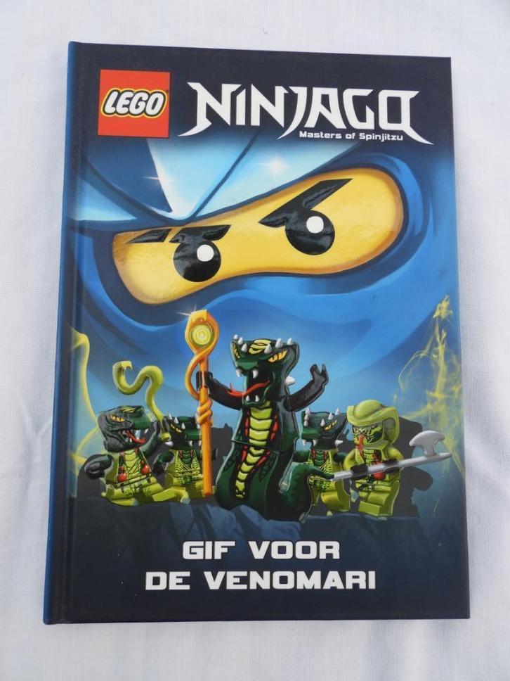 LEGO NINJAGO Boek GIF VOOR DE VENOMARI Masters of Spinjitzu, Kinderen en Baby's, Speelgoed | Duplo en Lego, Zo goed als nieuw
