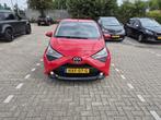 Toyota Aygo 1.0 Vvt-i 72pk X-shift 5D 2019 Rood, Stof, 4 stoelen, 19 km/l, Particulier