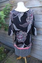 Jurk zwart/ wit/ roze Comma mt 44 Vaste prijs  OPRUIMING, Kleding | Dames, Jurken, Zwart, Maat 42/44 (L), Zo goed als nieuw, Knielengte