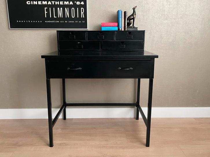 Stijlvol stalen bureau - Basic Label - Vintagezwart, Huis en Inrichting, Bureaus, Gebruikt, Bureau, Ophalen
