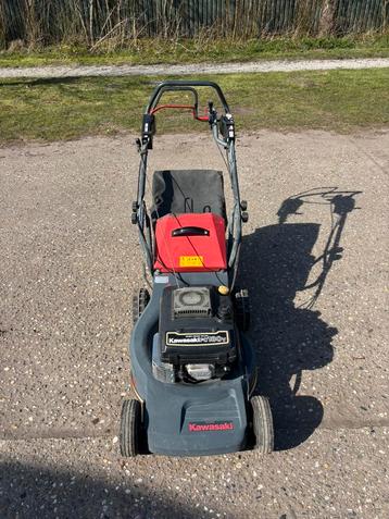 Zelf rijdende grasmaaier  beschikbaar voor biedingen