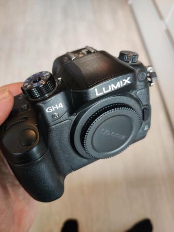 GH4 Panasonic GH4 body – lader, 2 accu’s en vaste stroom beschikbaar voor biedingen
