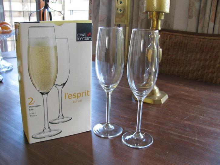 Diverse glazen, Huis en Inrichting, Keuken | Servies, Gebruikt, Glas of Glazen, Overige stijlen, Glas, Ophalen