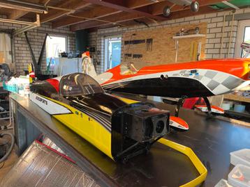 Pilot rc laser 2,25m leeg beschikbaar voor biedingen