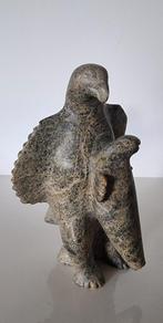 Inuit Eskimo art serpentijn beeld shaman vogel en zeeleeuw, Antiek en Kunst, Ophalen of Verzenden