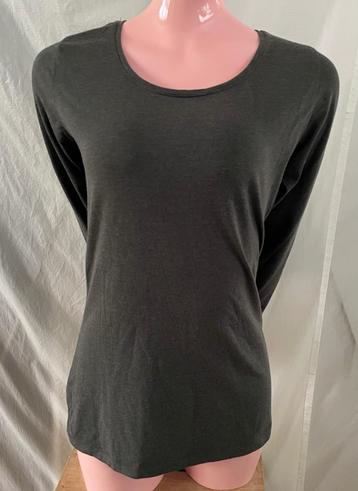 Grijze Longsleeve, maat 40 beschikbaar voor biedingen
