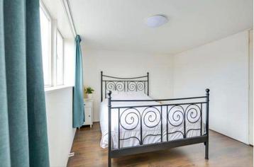 Romantisch metalen bedframe Ikea (excl matras) - afbeelding 1