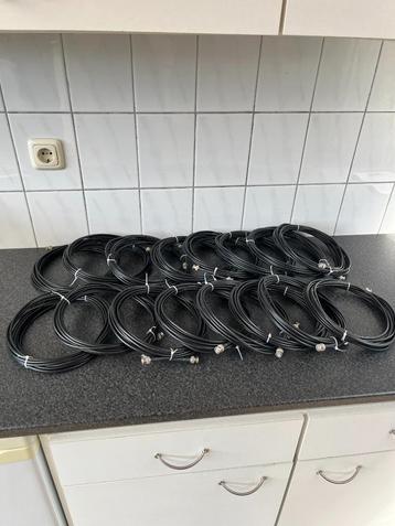 16 B&C kabels male-male . AG58C/U . 50 ohm . 8 meter lang. beschikbaar voor biedingen