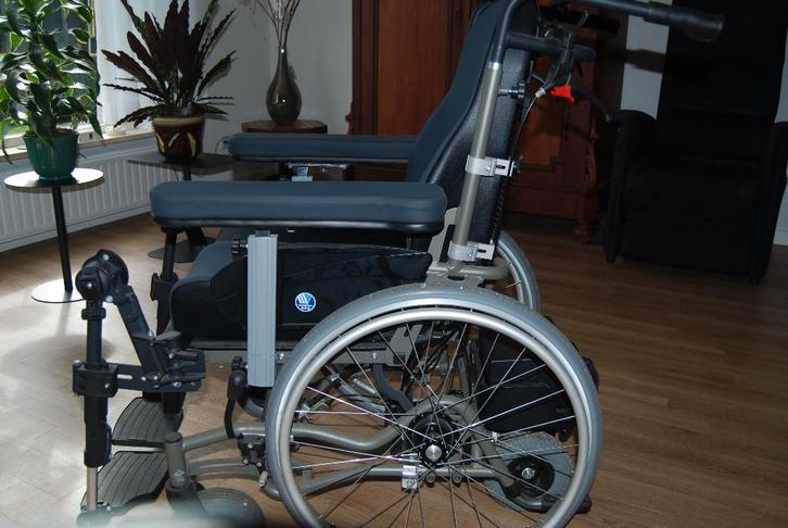 Rolstoel met (elektr.) duwondersteuning, Diversen, Rolstoelen, Zo goed als nieuw, Duwrolstoel, Ophalen