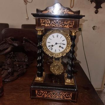 Franse Kolompendule - 48cm beschikbaar voor biedingen