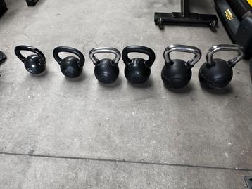 Kettlebells 20kg ,18kg ,16kg,12kg,10kg ,8kg beschikbaar voor biedingen