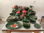 ZELLER HANDGESCHILDERD RETRO SERVIES, Huis en Inrichting, Keuken | Servies, Ophalen, Gebruikt, Keramiek, Bord(en)