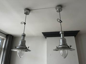 2 industriële lampen 30cm ø beschikbaar voor biedingen
