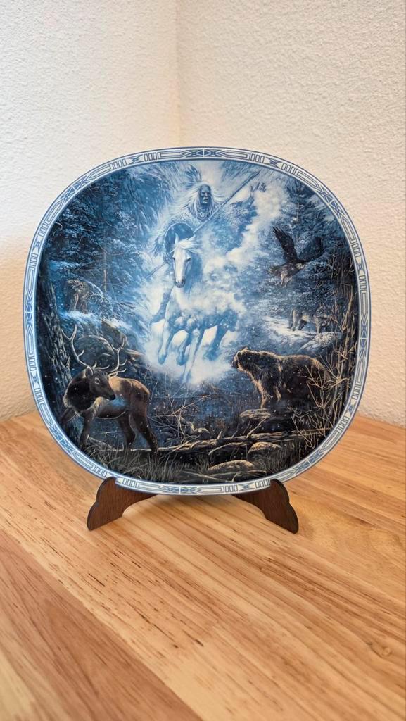 Linda Medaris 'Snow River' Decoratief Bord, Antiek en Kunst, Antiek | Wandborden en Tegels, Ophalen of Verzenden