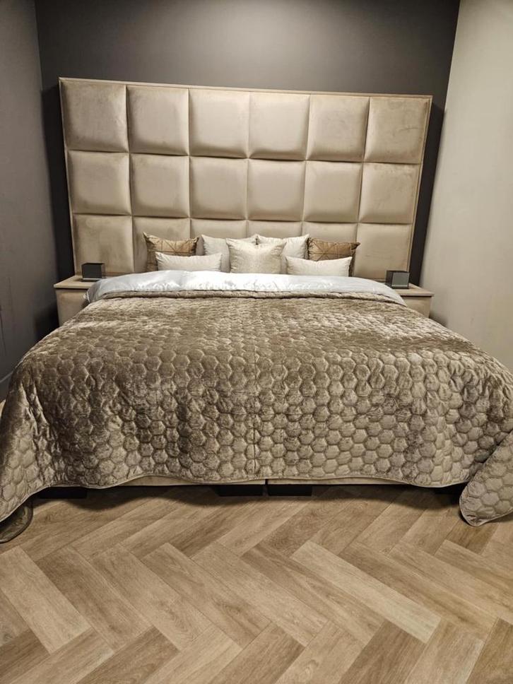 Boxspring NIEUW eric kuster hotel chique 180x200 beige taupe, Huis en Inrichting, Slaapkamer | Boxsprings, Nieuw, 180 cm, 200 cm