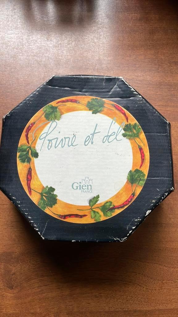Gien POIVRE ET SEL, Huis en Inrichting, Keuken | Servies, Zo goed als nieuw, Bord(en), Overige stijlen, Porselein, Ophalen of Verzenden