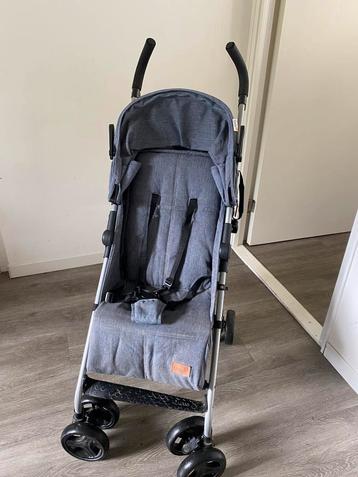 Grijze inklapbare buggy van Qute beschikbaar voor biedingen