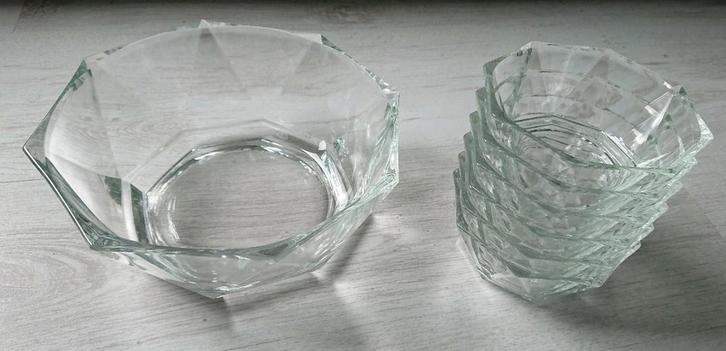 Punch bowl 8-hoekige set met 6 glazen., Antiek en Kunst, Antiek | Glas en Kristal, Ophalen of Verzenden
