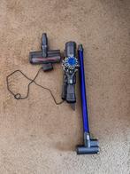 Dyson v7 compleet met lader en onderdelen werkt goed, Ophalen, Gebruikt, Overige typen, Minder dan 1200 watt