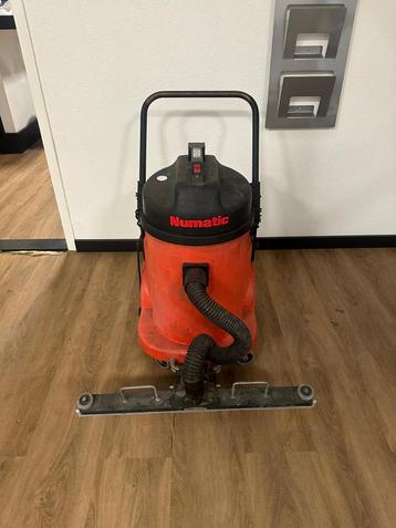 Numatic NVD900 nat en droogzuiger 2200W max beschikbaar voor biedingen