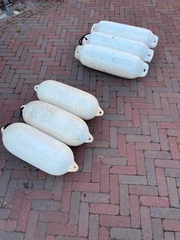 Stootwillen | Stootkussens | Fenders | 24x70 en 25x80 beschikbaar voor biedingen