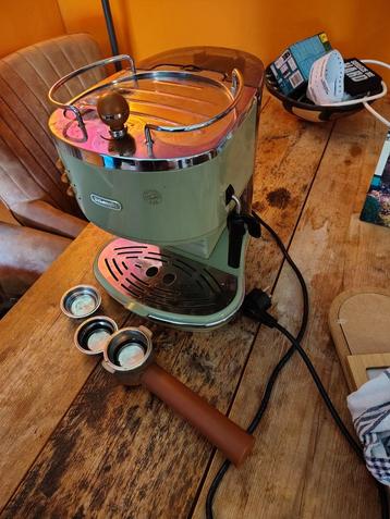 De'Longhi pompdruk espressomachine koffie plus bonenmaler beschikbaar voor biedingen