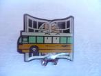 Sjef van Oekel pin met bus van de NZH, verzamelaars pin, Ophalen of Verzenden, Zo goed als nieuw, Overige onderwerpen