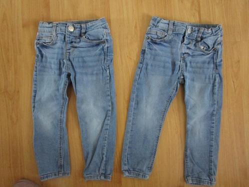 Zara maat 98 - twee skinny spijkerbroeken, Kinderen en Baby's, Kinderkleding | Maat 98, Gebruikt, Jongen, Broek, Ophalen of Verzenden