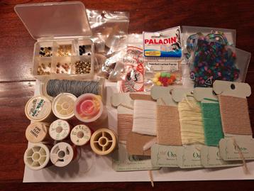 Te koop. Haken van Part.Mustad en Kamasan beschikbaar voor biedingen