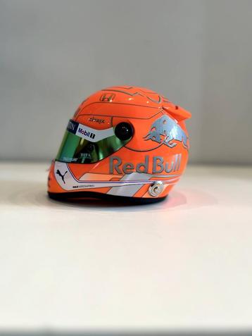 Max Verstappen 1/2 helm – GP België 2019 Formule 1 Red Bull beschikbaar voor biedingen