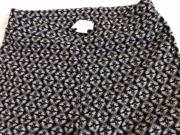 CottonClub flaired broek mt S 36/38 zwart mooi dessin, Kleding | Dames, Broeken en Pantalons, Zo goed als nieuw, Ophalen of Verzenden