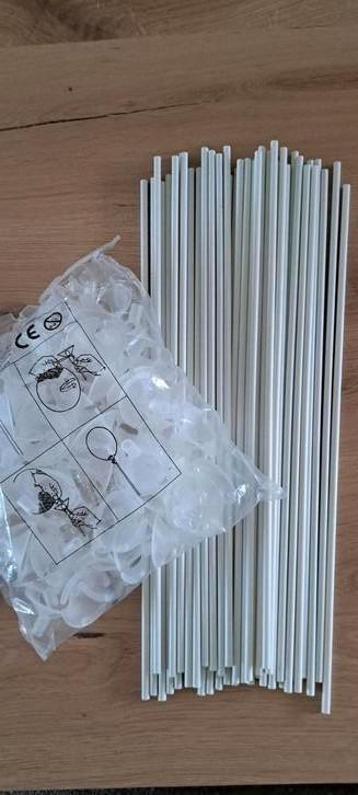 Ballonnen stokjes met houders, nieuw 1000 stuks beschikbaar voor biedingen