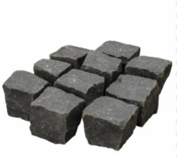 Kinderkoppen natuursteen – ca. 270 stuks – oud bestratingsma beschikbaar voor biedingen