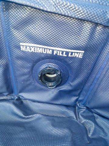 Hondenzwembadje beschikbaar voor biedingen